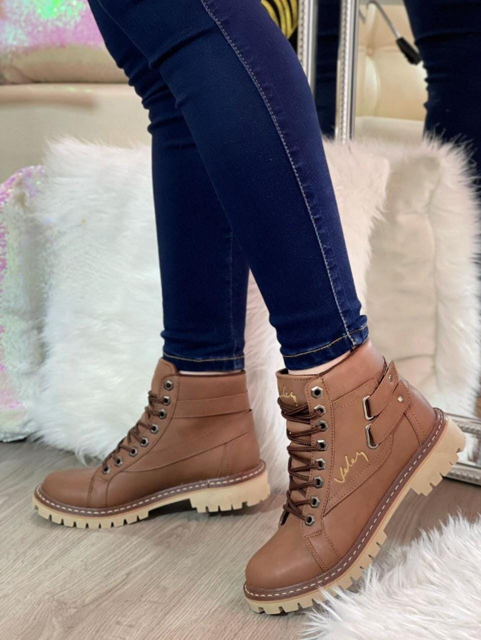Bota Doble Correa en Cuero + Caja